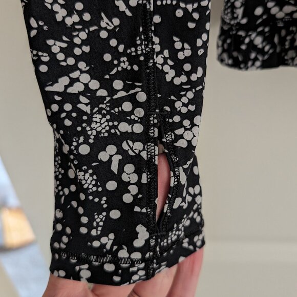 Lululemon Water Bound Hoodie, Chirasu Black White, 6 - Picture 8 of 8